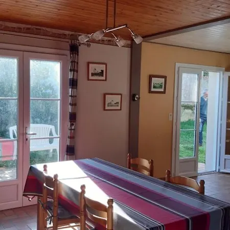 Casa vacanze Maison Spacieuse à 80m De La Plage, Animaux Admis, Wifi Gratuit - Fr-1-823-19